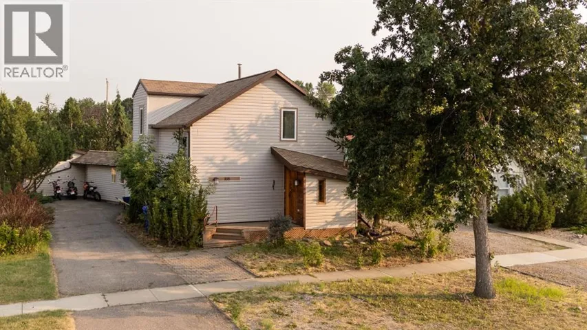 335 50 Avenue W, Claresholm, Alberta T0L0T0