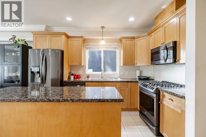 1124 ROCHESTER AVENUE, Coquitlam, British Columbia V3K2X4