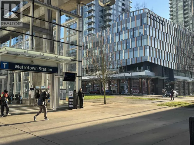 413 6378 SILVER AVENUE, Burnaby, British Columbia V5H0J2