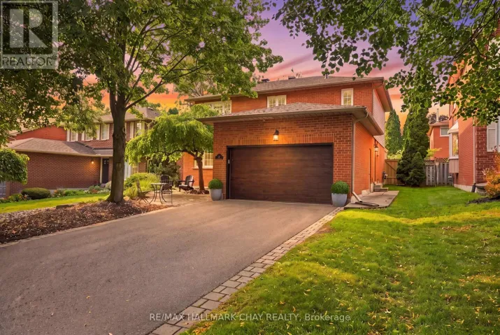 23 TWELVE OAKS DRIVE, Aurora (Aurora Village), Ontario L4G6J5