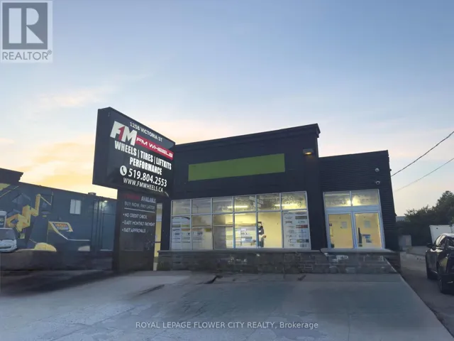 1258 VICTORIA STREET, Kitchener, Ontario N2B3C9