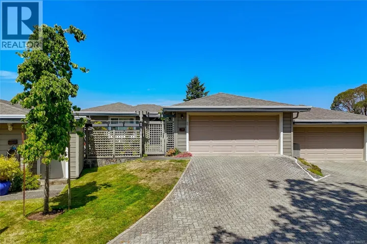 607 2829 Arbutus Rd, Saanich, British Columbia V8N5X5