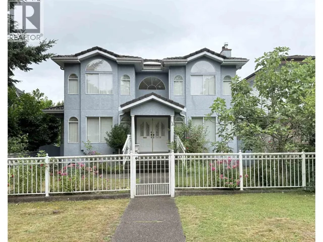 2458 E 5TH AVENUE, Vancouver, British Columbia V5M1M5