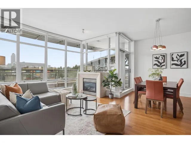 802 628 KINGHORNE MEWS, Vancouver, British Columbia V6Z3H6