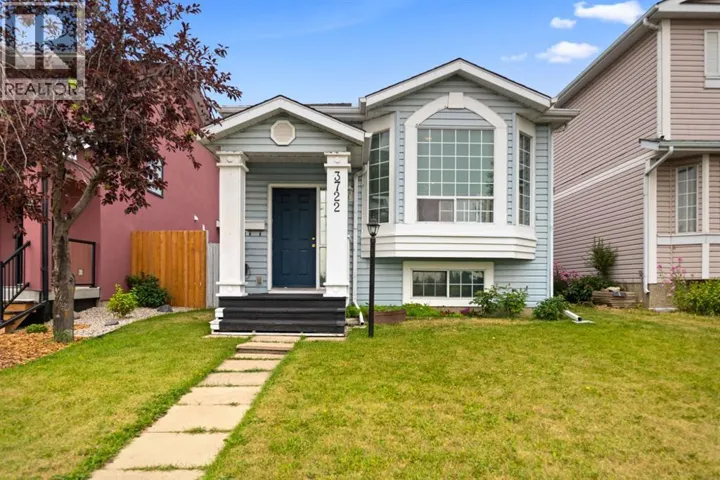 3722 Catalina Boulevard, Calgary, Alberta T1Y6W6