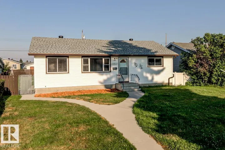 13517 136 ST NW, Edmonton, Alberta T5L2A2