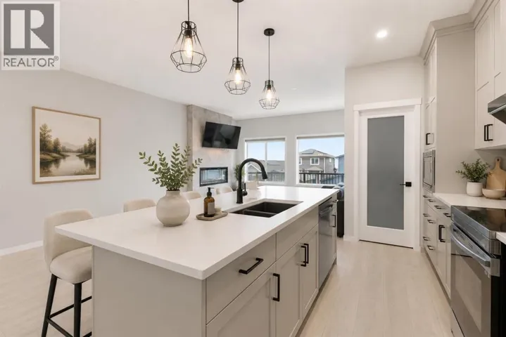 22 Edith Manor NW, Calgary, Alberta T3R1Y7