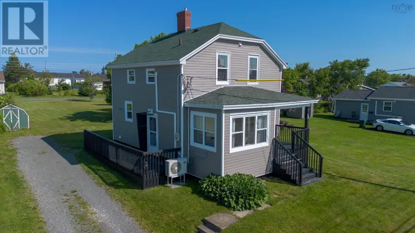 32 Highland Street, Glace Bay, Nova Scotia B1A2T5