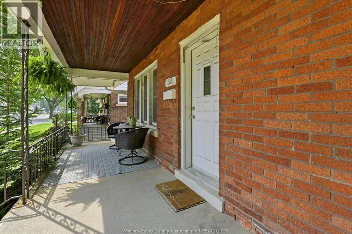1585 PILLETTE, Windsor, Ontario N8Y3C3