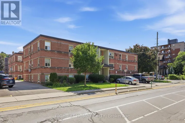 11 - 223 MACNAB STREET S, Hamilton (Durand), Ontario L8P3C9