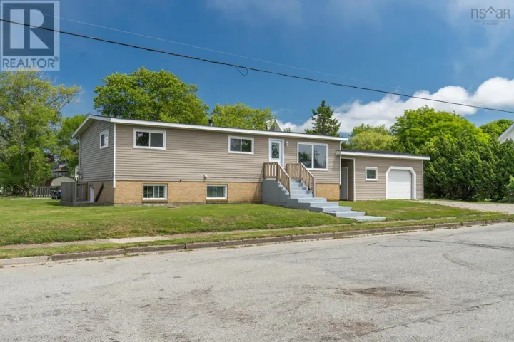 2 Huntington Street, Yarmouth, Nova Scotia B5A2R9