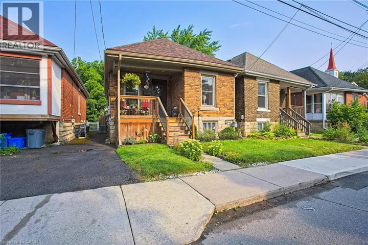 34 POPLAR Avenue, Hamilton, Ontario L8V2S6