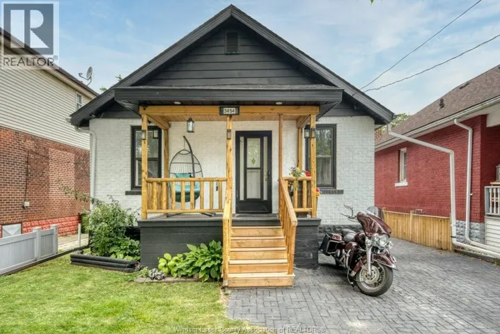 3454 Harris STREET, Windsor, Ontario N9C1N5