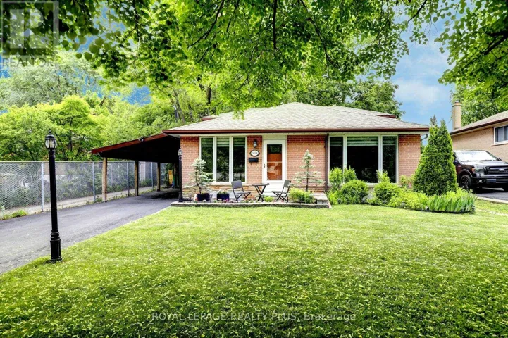 2694 TRUSCOTT DRIVE, Mississauga (Clarkson), Ontario L5J2B7