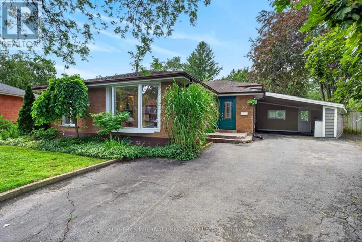 20 MONARCH COURT, Hamilton (Dundas), Ontario L9H3W1