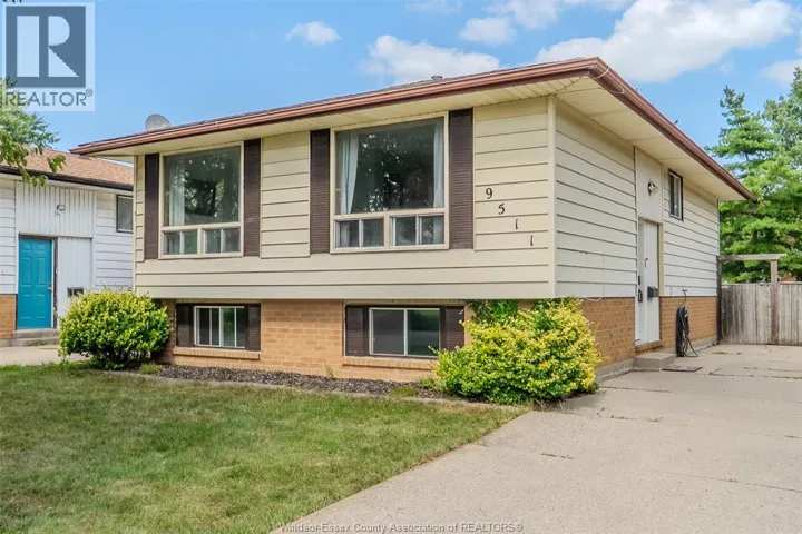 9511 Avery LANE, Windsor, Ontario N8R2C1
