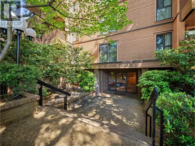 402 2211 W 2ND AVENUE, Vancouver, British Columbia V6K1H8