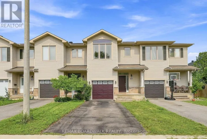 617 SPIKEMOSS PLACE, Ottawa, Ontario K4A0C9