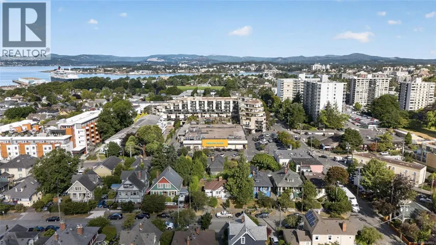 146 MEDANA St, Victoria, British Columbia V8V2H5