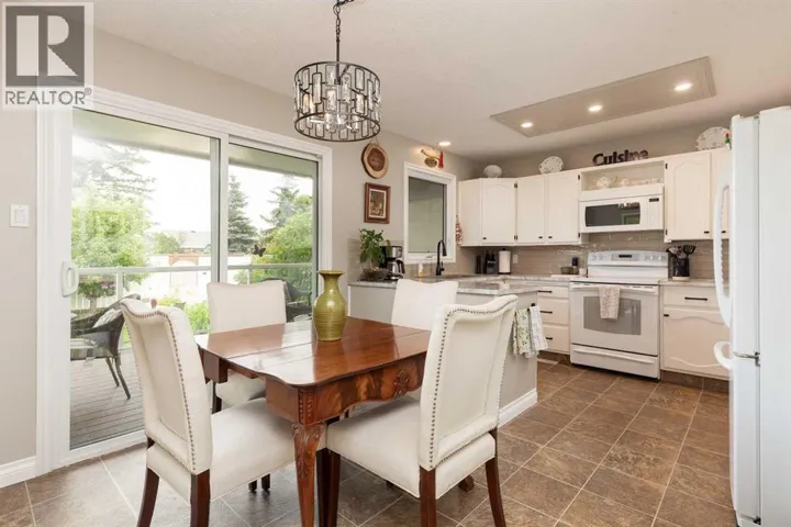 10 Seneca Place W, Lethbridge, Alberta T1K4M7