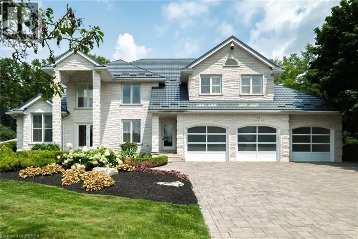 44 ST ANDREW'S Drive, Brantford, Ontario N3T6H3