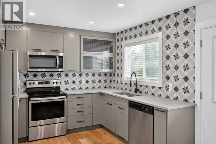 313 Killarney Court SW, Calgary, Alberta T3E7H4