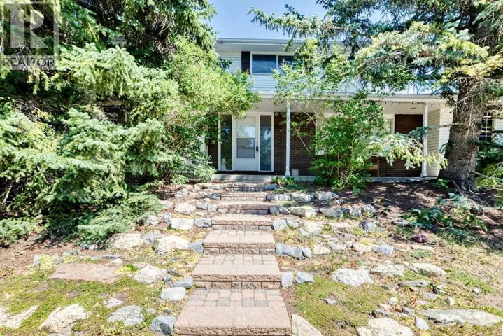 2 Varsplain Place NW, Calgary, Alberta T3A0C7