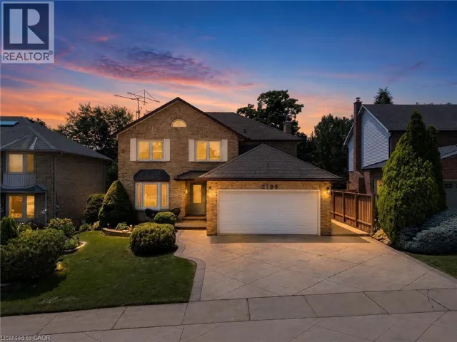 2188 BADER Crescent, Burlington, Ontario L7P4N6