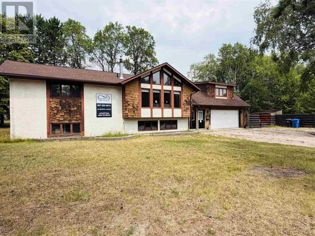 239 Memorial AVE, Dryden, Ontario P8N2M6