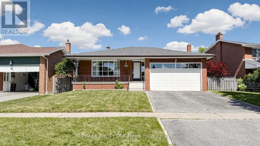 26 WOODCREST DRIVE, Toronto (Edenbridge-Humber Valley), Ontario M9A4J2