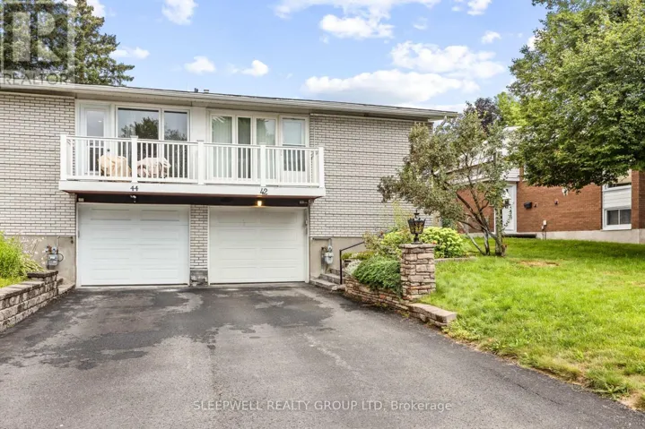 42 CHARKAY STREET, Ottawa, Ontario K2E5N4