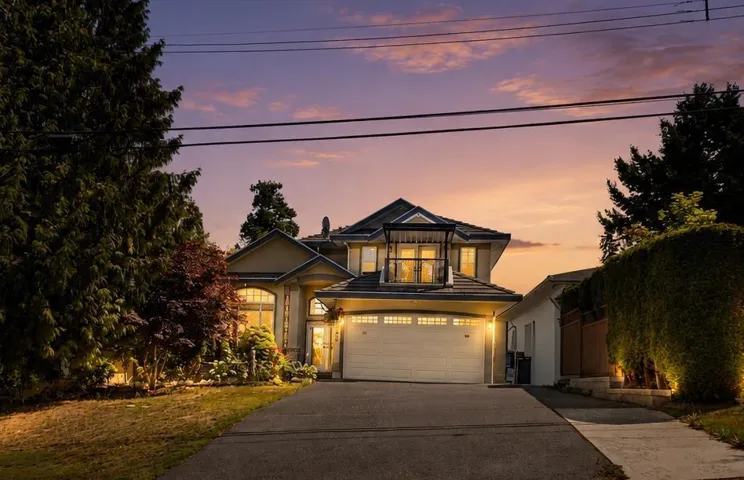 9928 116 STREET, Surrey, British Columbia V3V4A4