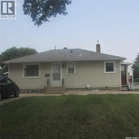 1240 10th AVENUE E, Regina, Saskatchewan S4N0J2
