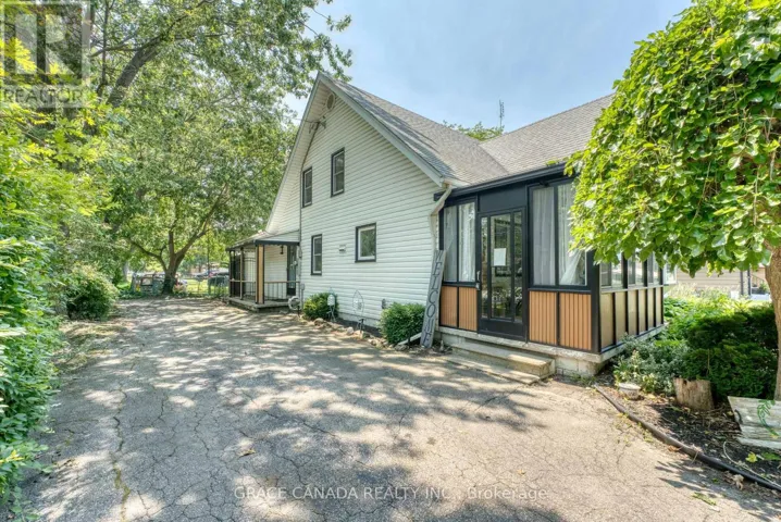 12437 ST THOMAS STREET, Tecumseh, Ontario N8N1H7