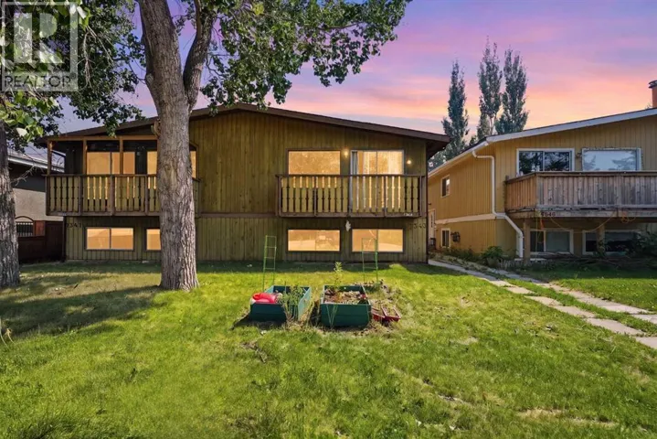 7343 36 Avenue NW, Calgary, Alberta T3B1V1