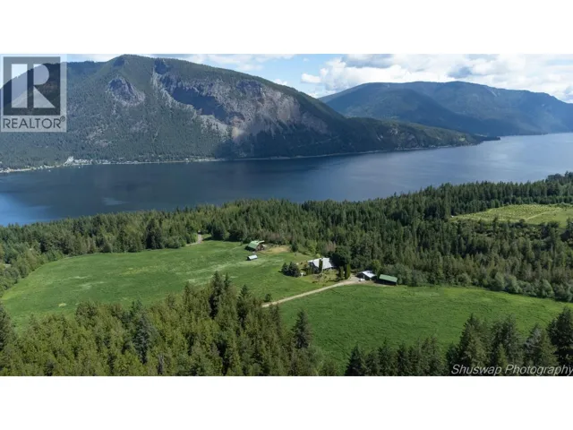6350 Lakeshore Drive NE, Salmon Arm, British Columbia V1E4N1