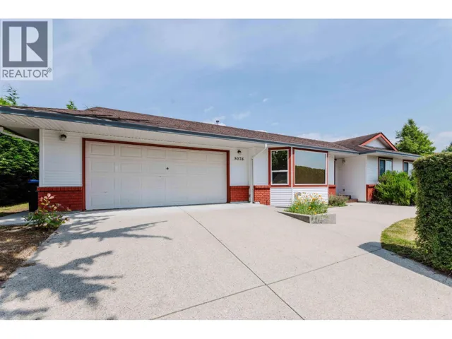 5078 BAY ROAD, Sechelt, British Columbia V7Z0E9