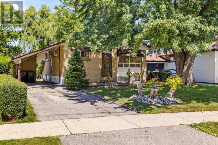 25 HARDWICK COURT, Toronto (Eringate-Centennial-West Deane), Ontario M9C4G5