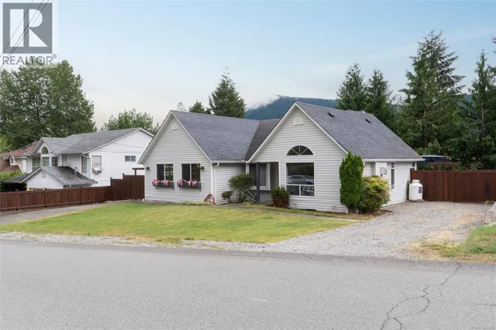 108 River Rd, Lake Cowichan, British Columbia V0R2G0