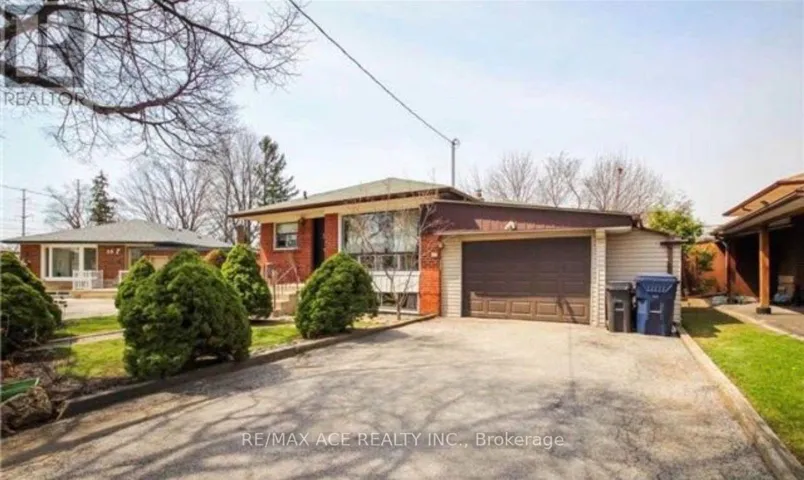 18 ROSEGLOR CRESCENT, Toronto (Bendale), Ontario M1P3T6
