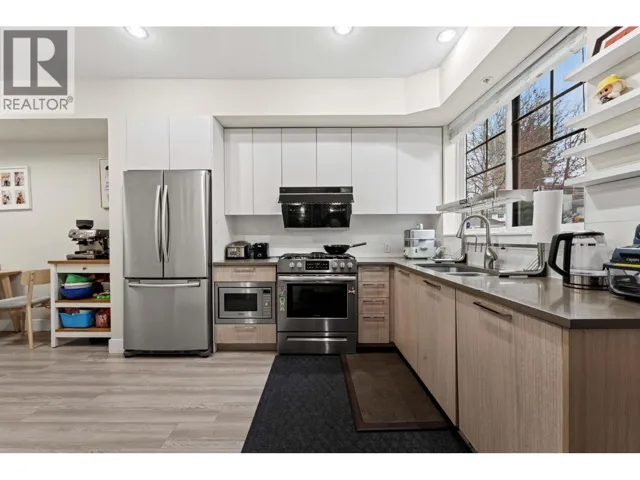 7 5132 CANADA WAY, Burnaby, British Columbia V5E0C3