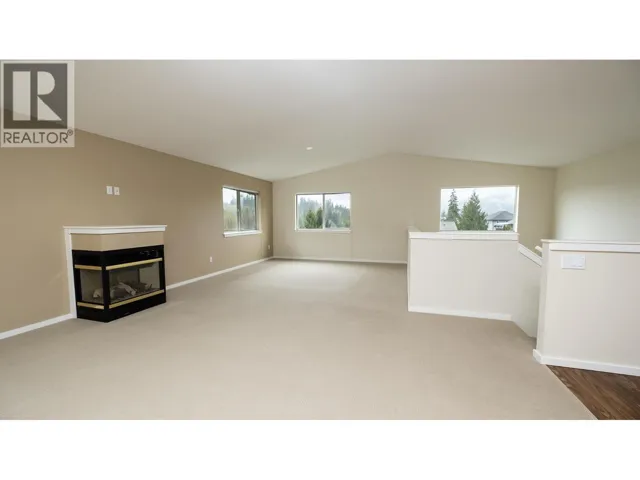 5839 TRAIL AVENUE, Sechelt, British Columbia V7Z0L9