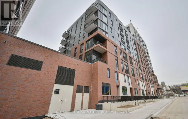 825 - 30 DREAMERS WAY, Toronto (Regent Park), Ontario M5A0Y7