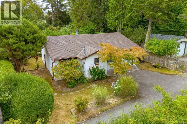 A-1143 Munro St, Esquimalt, British Columbia V9A5P3