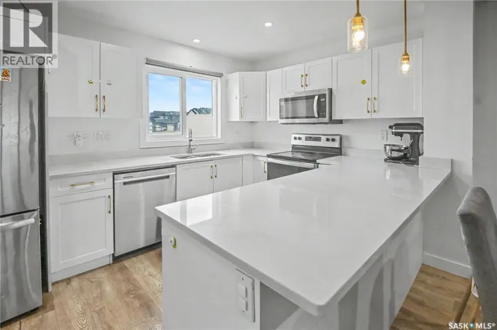 106 Westfield ROAD, Saskatoon, Saskatchewan S7V0Z8