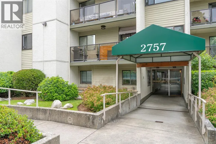 104 2757 Quadra St, Victoria, British Columbia V8T4E5