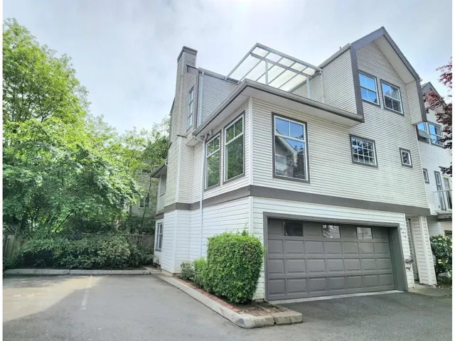 805 14188 103A AVENUE, Surrey, British Columbia V3T5S6