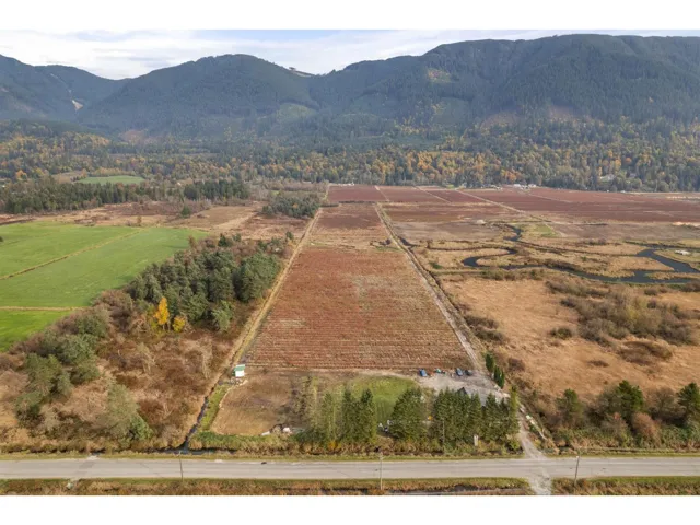 11186 FARMS ROAD, Mission, British Columbia V2V4J1