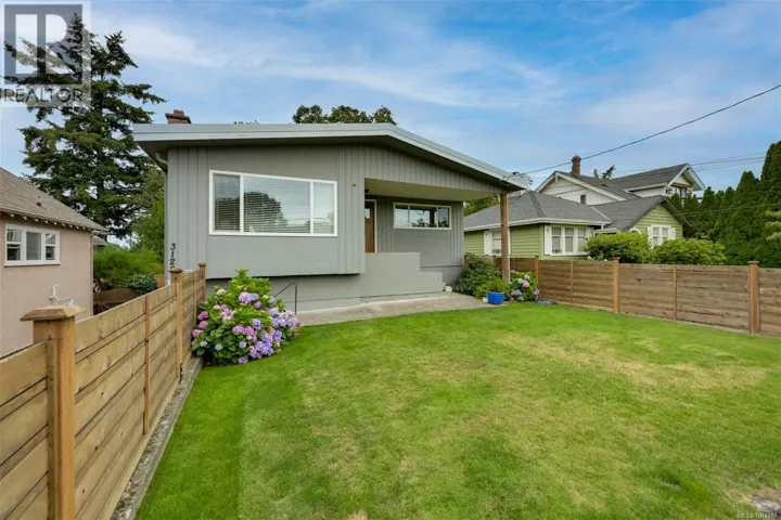 3128 Quadra St, Victoria, British Columbia V8X1G1