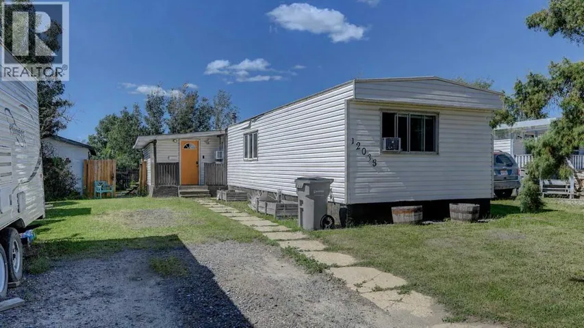 12038 97 Street, Grande Prairie, Alberta T8V5J1